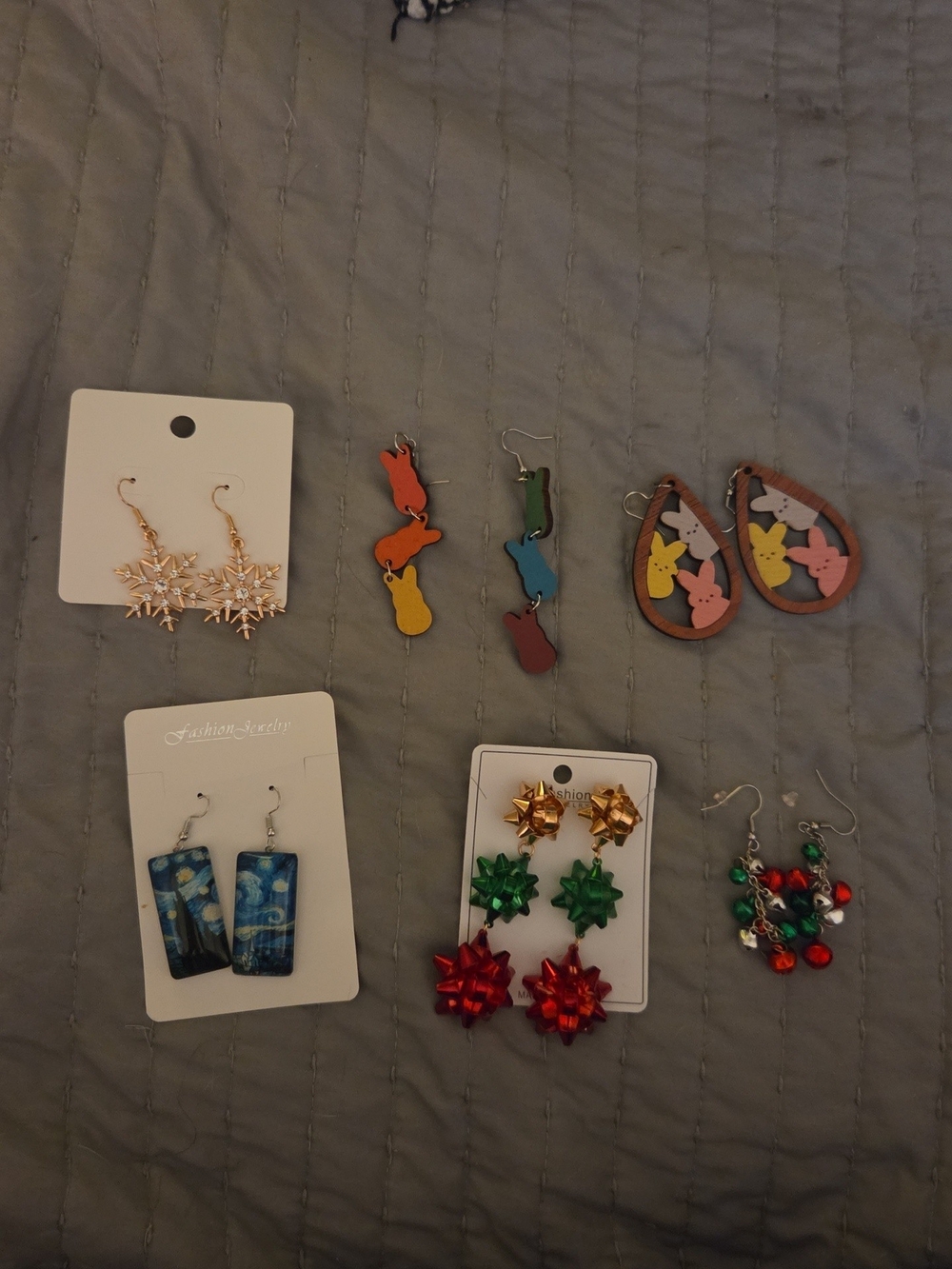 6 PAIRS OF HOLIDAY EARRINGS